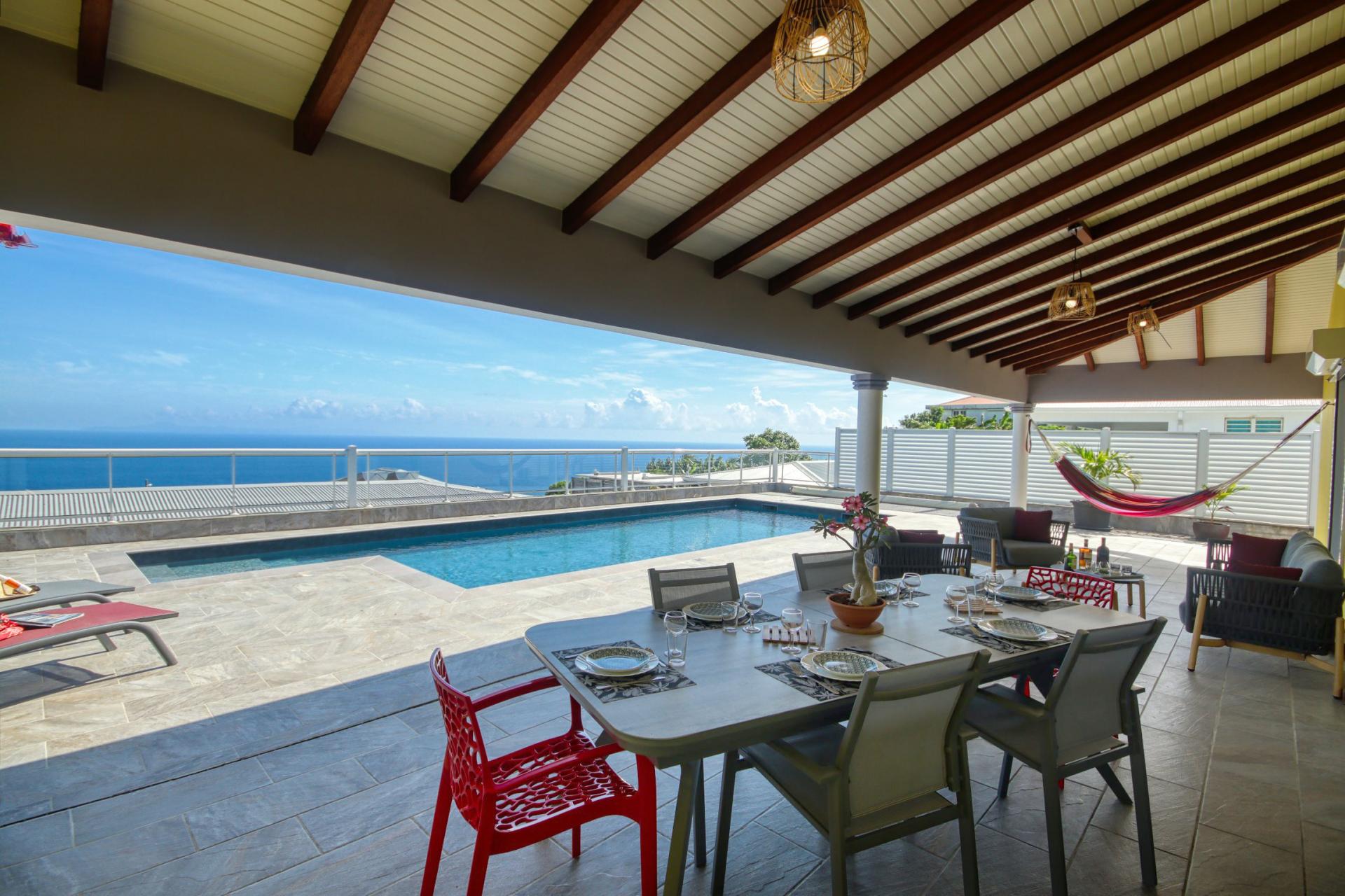 Villa-luxe-Martinique - Terrasse et vue mer